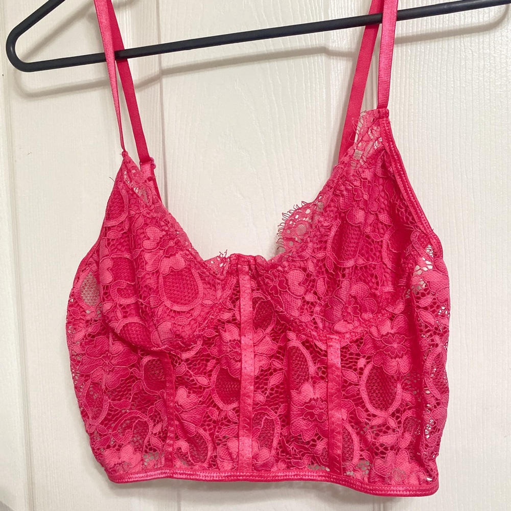 🩷 NWT Hot pink lace cami